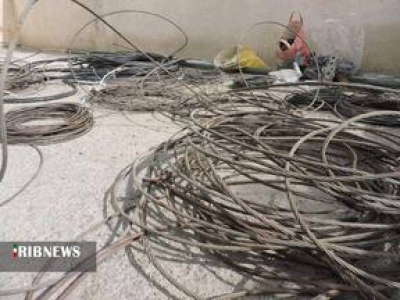 کشف بیش از نیم تن سیم شبکه انتقال نیرو در جیرفت